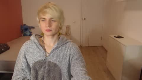 Oliver online show from December 2, 2025, 1:44 am