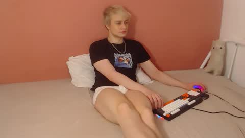 Oliver online show from March 27, 2026, 1:22 am