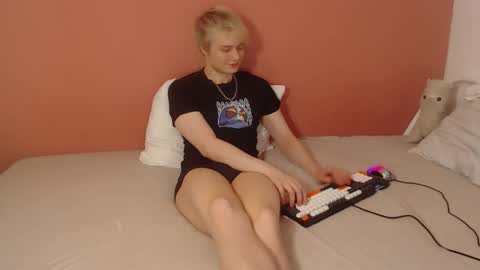 Oliver online show from April 19, 2026, 1:16 am