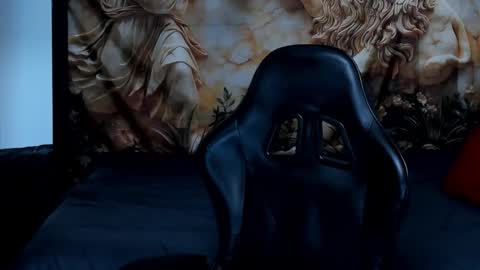 oliver_tommy online show from November 12, 2025, 1:11 pm