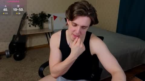 Snapshot of oliver_travis chatting on February 11, 2026, 3:44 am Oliver Evans online show from February 11, 2026, 3:44 am