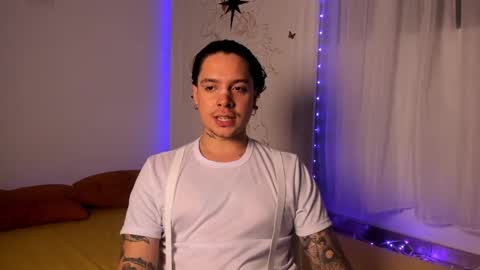 Snapshot of oliver_usher chatting on December 2, 2024, 12:30 am Mr Blue Sky online show from December 2, 2024, 12:30 am