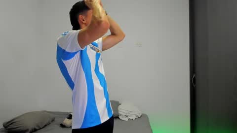 Oliver bennet online show from February 25, 2025, 1:41 am