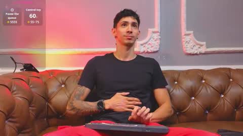 Oliver bennet online show from November 3, 2025, 9:16 pm