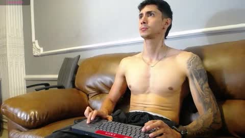 Oliver bennet online show from November 19, 2025, 11:38 pm