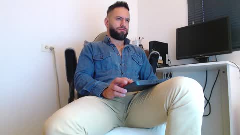 oliver online show from February 20, 2026, 3:56 pm