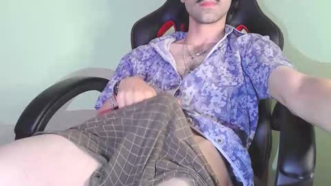 Snapshot of olivereff chatting on January 17, 2026, 7:39 pm Oliver online show from January 17, 2026, 7:39 pm