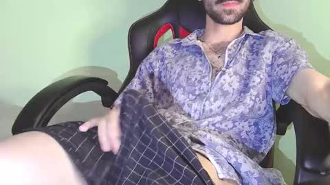 Snapshot of olivereff chatting on February 5, 2026, 2:54 pm Oliver online show from February 5, 2026, 2:54 pm