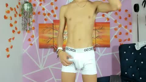 Snapshot of oliverhot_2005 chatting on February 21, 2025, 6:26 pm oliverhot_2005 online show from February 21, 2025, 6:26 pm