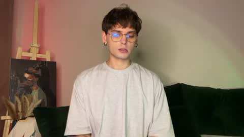 Snapshot of oliverlawrence chatting on June 13, 2026, 8:18 pm oliverlawrence online show from June 13, 2026, 8:18 pm