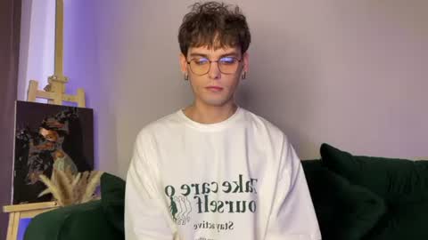 Snapshot of oliverlawrence chatting on July 7, 2026, 2:43 pm oliverlawrence online show from July 7, 2026, 2:43 pm