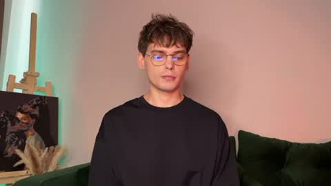 Snapshot of oliverlawrence chatting on July 10, 2026, 3:36 pm oliverlawrence online show from July 10, 2026, 3:36 pm