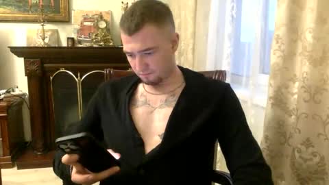 CryotoneX online show from October 15, 2025, 3:12 pm