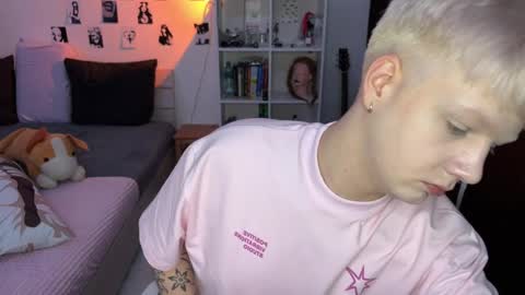 oliver online show from September 27, 2025, 1:38 pm