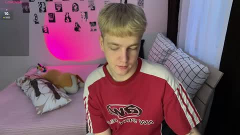 oliver online show from December 14, 2025, 1:05 pm