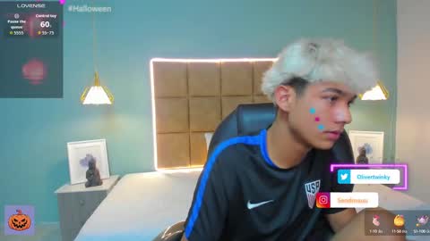 Oliver online show from October 8, 2025, 9:56 pm