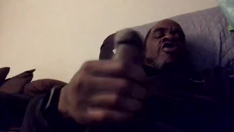 Snapshot of olivertwist1273 chatting on February 9, 2025, 10:11 pm olivertwist1273 online show from February 9, 2025, 10:11 pm