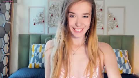 Olivia online show from October 15, 2025, 3:23 pm