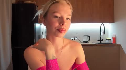 Olivia 3 online show from January 12, 2025, 9:19 pm