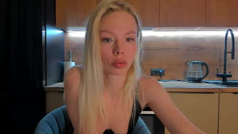 Olivia 3 online show from April 26, 2026, 9:01 pm