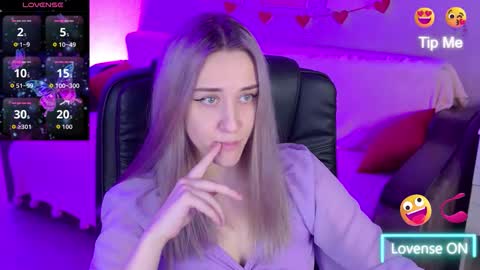olivia_daze online show from October 12, 2025, 7:02 pm