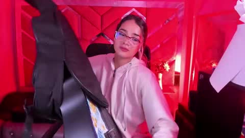  OLIVIA  online show from March 3, 2026, 3:12 am