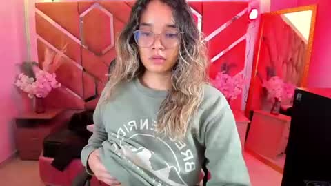  OLIVIA  online show from June 30, 2026, 3:40 am