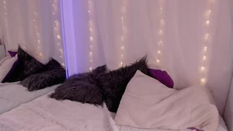 IG Im Oliviamorrys X OliviaMorrys online show from April 13, 2026, 8:58 pm