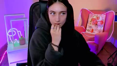 Snapshot of olivia_norton_ chatting on September 30, 2025, 12:32 pm olivia_norton_ online show from September 30, 2025, 12:32 pm