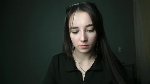 Olivia online show from March 6, 2025, 9:42 pm