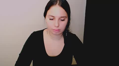 Olivia online show from September 20, 2025, 3:40 am