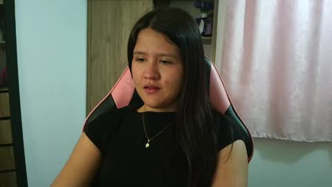 Snapshot of olivia_watson_ chatting on May 5, 2026, 4:15 pm Olivia online show from May 5, 2026, 4:15 pm