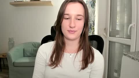 Snapshot of oliviaaa2003 chatting on December 26, 2024, 4:36 pm Oliwiaa2004 online show from December 26, 2024, 4:36 pm