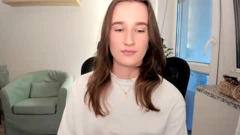 Snapshot of oliviaaa2003 chatting on September 12, 2025, 4:29 pm Oliwiaa2004 online show from September 12, 2025, 4:29 pm