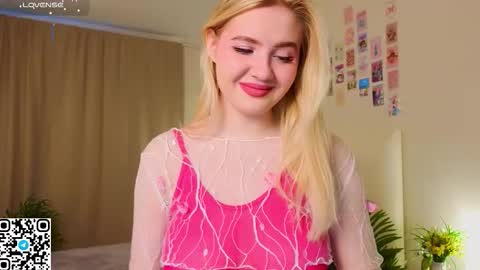 Olivia online show from November 8, 2025, 2:12 am