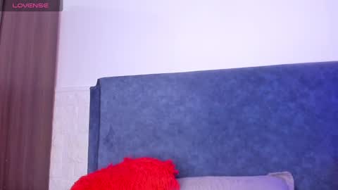 OLIVIA online show from December 6, 2024, 2:35 am