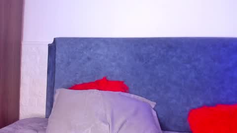 OLIVIA online show from December 19, 2024, 1:07 am