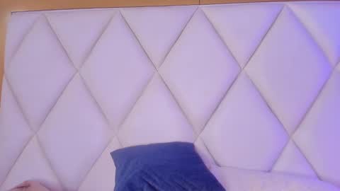 OLIVIA online show from February 16, 2025, 7:05 pm