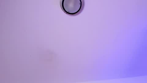 OLIVIA online show from February 18, 2025, 1:43 am