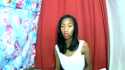 oliviah27 online show from October 13, 2025, 6:08 pm