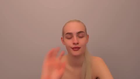 oliviaBeauty online show from December 21, 2025, 9:11 pm