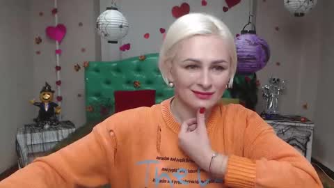 OliviaHorst online show from November 6, 2025, 8:15 am