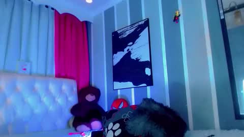 oliviahot01 online show from April 14, 2026, 2:06 am