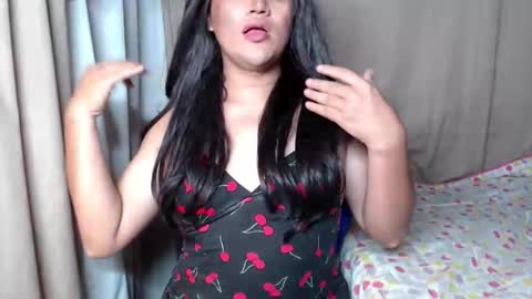 oliviahot22 online show from February 15, 2026, 7:51 am