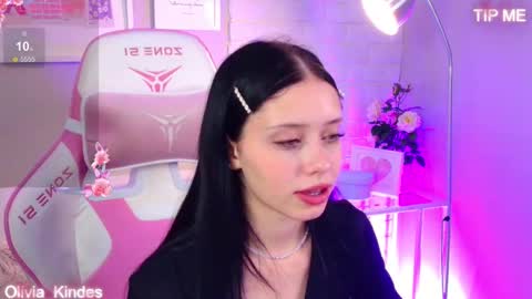 Snapshot of oliviakindes chatting on September 17, 2025, 5:47 pm Olivia online show from September 17, 2025, 5:47 pm