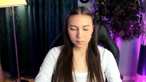 olivialangs online show from March 20, 2026, 11:15 am
