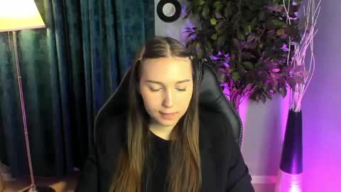 olivialangs online show from March 24, 2026, 11:04 am