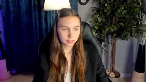 olivialangs online show from March 27, 2026, 11:32 am