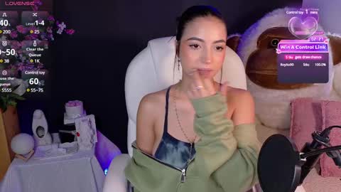 Snapshot of oliviamcneill chatting on February 7, 2025, 12:39 pm Olivia Mcneill online show from February 7, 2025, 12:39 pm