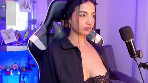 Snapshot of oliviamcneill chatting on March 7, 2025, 6:24 am Olivia Mcneill online show from March 7, 2025, 6:24 am